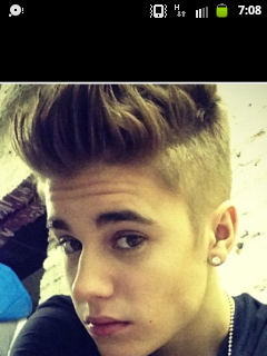 Loves Justin Biber and Harry Styles