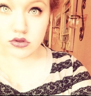 Heyy beautiful people click that follow button for me. :)