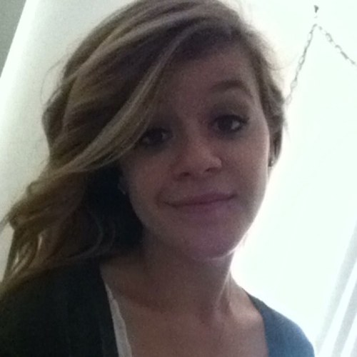 Hey! Im single(: love music, big trucks, dunes, making food and art, helping people and just being myself follow me if u wanna if not then tits or gfto!;3