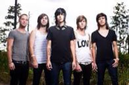 Hi im chloe and i love rock music and if u follow me i will follow you back