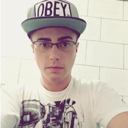 Minha sombra é a única coisa que anda ao meu lado.. ♪