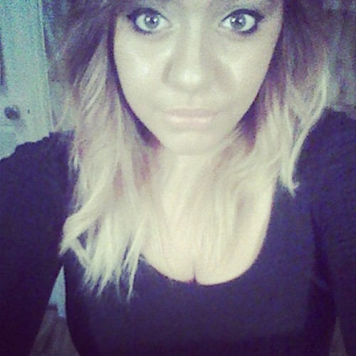 BeneditoCynthia's profile picture. Si t'as une grande gueule, la morgue t'apprendra le silence.