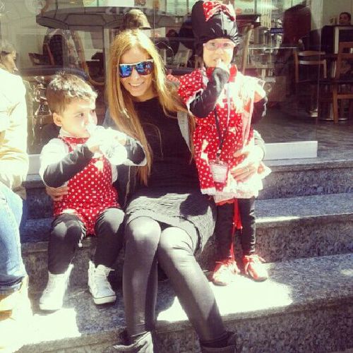 Bir follow bi unfollow yapan arkadas;Zeki Muren de seni goruyor merak etme sen☆
