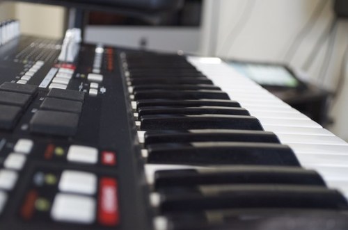 Multi-media production company specializes in music / video / pilot  production , artist development and project management