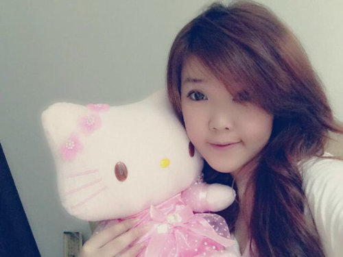 GestyLeoretha's profile picture. When I'm crying..When I'm lost..When I do not have any strength..Even when I lost everything..I know that He will be there..JESUS will hold me, till the end..^^