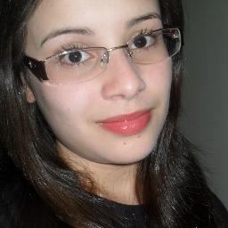 Uma menina completamente diferente dos outros em seu modo de pensar e agir...