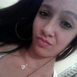 -Menha iidade n define miinha maturidade,,
-Miinhas notas n definem minhaa inteligência && as fofocas qe fazem de miim n definem qem sou !!