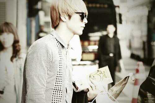 FOX_SDW's profile picture. [12.04.11~]빛빗빛님의 야생여우집여우만들기 손동운(27) / 작가님 허락 O / 싱크지적 받습니다 / 12.8.7 평생양도 / 공동유저계(@FOX_User) / ☞0호팬 유진이☜