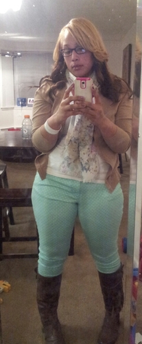 Ur_GoldenGirl87's profile picture. I'm a triple threat #BeautyBrainsBody Follow Me On IG @ur_goldengirl