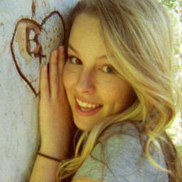 Hey Bridgit Mendler here ... Taken by @carlosRP__ ! Bff: @RockyBlue_Dance