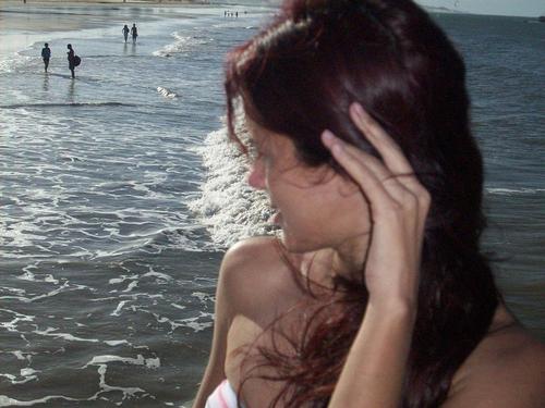 Sou como voce me vê...posso ser leve como uma brisa ou forte como uma ventania,depende de quando e como vc me vê passar... CL