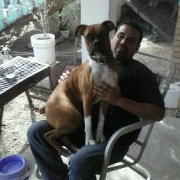 Químico de profesión,bohemio por convicción, regio de nacimiento...fan de Bruce Springsteen, amante de la lectura, los perros, la buena cocina y el buen vivir!