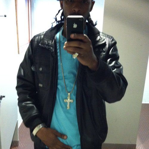 Im a 24 yr old man tryna do what i know best an that music but besides all that im fun person to get along wit so hit me if needed