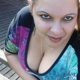 ♥Sou o que sou, não tente me mudar. Não me julgue pelo que vê, pois as aparências enganam. Posso ter um coração enorme, mas não me obrigue a fecha-lo pra você.♥