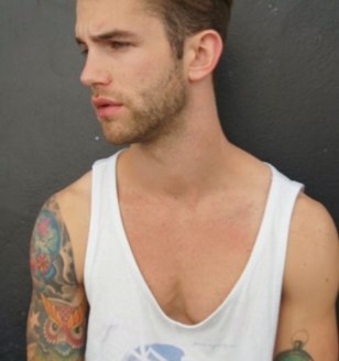 MrRhynAlexander's profile picture. Back up for @LetItRainRhyn.