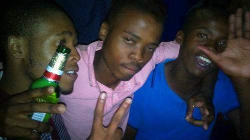 bonolosebeela's profile picture. I don't give a fuck