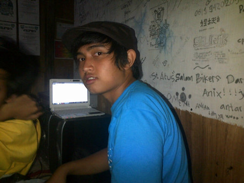 PoetraSudharma's profile picture. 