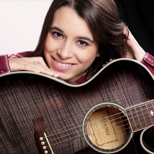 Cuenta de twitter dedicada a @PaulaRojo90 y a sus fans madrileños. Nos sigue desde el 27/04/13 :D *Saca la guitarra no pienses ni te acuerdes del dolor*