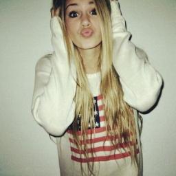 OhPubersDaily's profile picture. 