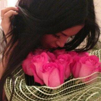 ‏​آحمل ﻓي دآخلي  روح حنونه ۈ ﻟگنهآ ٺٺعب ﻋﻧدﻣآ ٺضيق بي آلحيآةة آبٺعد ۈﻣن ثم ! آحگم ﺑﻋقلي حجم آحٺيآجآٺي وآصمممت ﻟﺳت ﻣثآليه ۈﻟگن :نيتي طاهره
آآجيد إحسان الظن