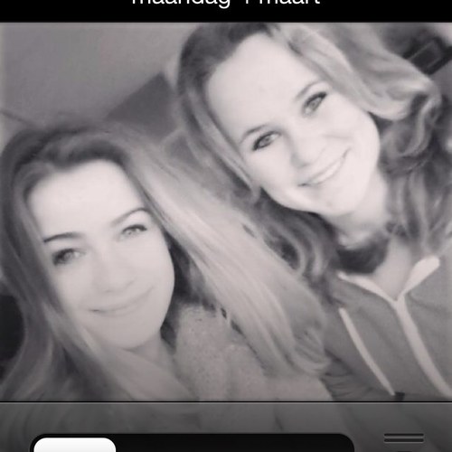 Ellen,, I lovee youu!! xxxx @xQMB_

Elleeeeeenn!! I love you very much!! Ik sta 24/7 voor je klaar! Xxx @xTribute_