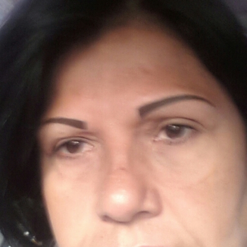 Venezolana, casada, madre, abuela.