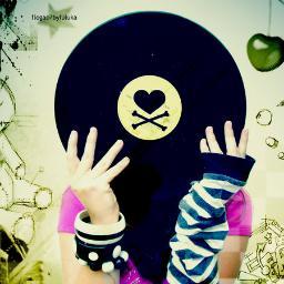 †Hey,My name is Agnė.I'm13 and ♫I  Love  music ♪♫ℱℴℓℓℴω me, I ℱℴℓℓℴω you  back :D