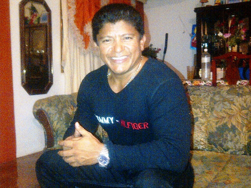 Soy Un Hombre Sencillo, Con Un Amplio Corazón, de Alma Inquieta...Me Encanta La Música, Bailar, Hacer Ejercicios...Mi Pasión Es La Paz Interior, Vivir La Vida!!