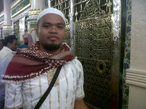 Ayah dari Muhammad Farid Athaillah..News Broadcaster..Video Journalist..Kuli panggul kamera..Betawi Tulen...