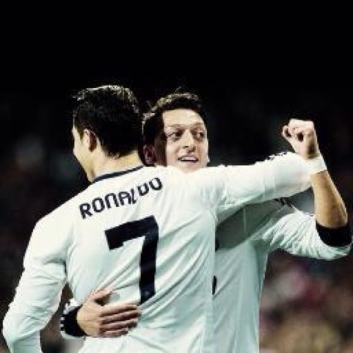 حمد ، مواليد 1997 .. مدريدي متعصب فولو مي فولو باك❤