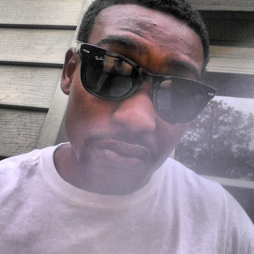 MrMacK0's profile picture. im from where ur hustle determine ur salary