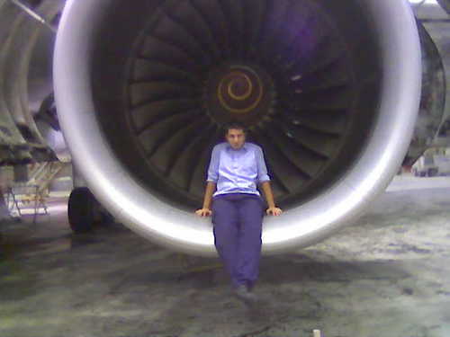 Dicen que una ★ va conmigo, no sabe la ★ que yo voy con ella, Aeronautica es lo mio, familia,amigos y deporte me acompañan en esta vida real o ficticia.