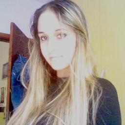 Tenho 18 anos, moro em Taubaté, amo Rock, sou muito amiga, Tricolor de ♥ se quizer saber algo mais fala