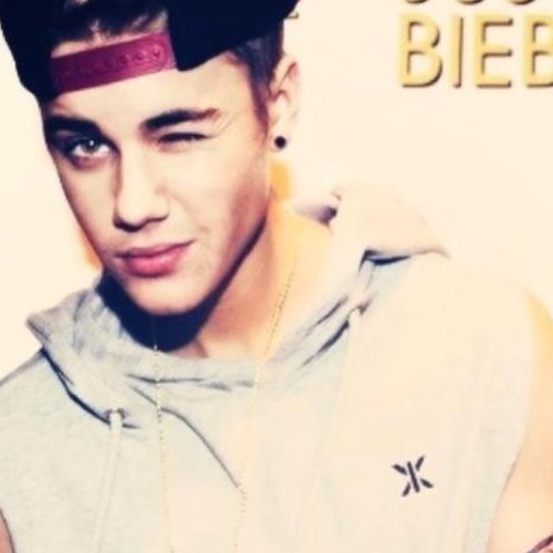 Sim, eu sou uma belieber. O Justin é a minha vida. NEVER SAY NEVER AND BELIEVE IN YOUR DREAMS :) i love you @justinbieber