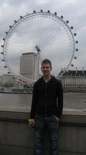 A final year management and marketing student at the University of Leeds, talking about marketing stuff.
http://t.co/NX228e76io