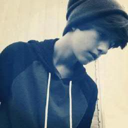 Hey world. xD Wats up? Pls follow me, and i follow you back :)