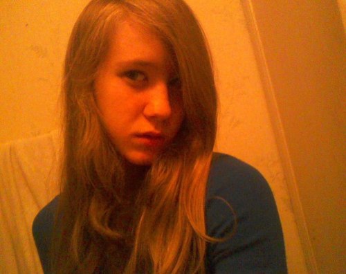 AllisonMcnare's profile picture. Tweet for the day: Heyu....Kandy Here Hows life!...Boring right ikr ....,_,