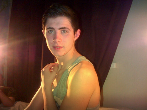 I'm a active individual , love boxing and live in louth, quite easy to get along with !