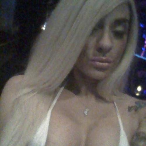 MoneyChelle's profile picture. Follow me! that's the ONLY thing free about me. $$$