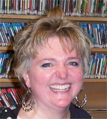 Harmony singin' Long Realtor,  Golden Rule follower, Pepperdine Grad, juicin' whole-foods-plant-based doTERRA girl! ♪