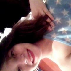 Eu aprendi que a melhor saída para não ter um coração partido é fingir que você não tem um *-*
