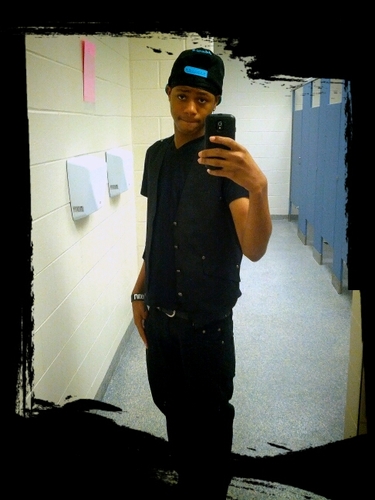 I RESPECT my girls! Get It Up, Otherwise Get On Wit Dat Shit! #ImPaylessBitch #ShutDatShitUp #BitchGetUpOffMe #TheFreak #ClassOf2013 http://t.co/3NVacx6cJR