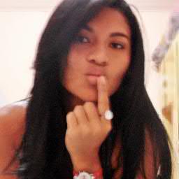 viver em paz..nao é somente viver
é viver e aprender sentir o vento batendo bem fraquinho, ouvir e sentir a musica *.*