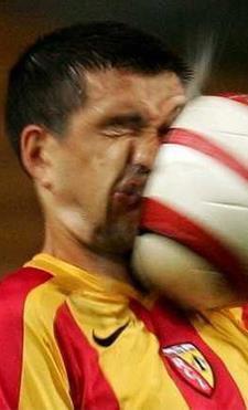 ComprendRien's profile picture. à ce qui parait que je serais trop con et que je comprendrais rien..