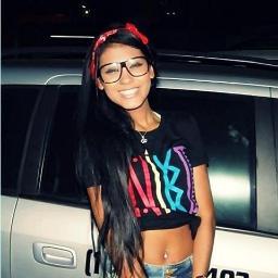 O seu sorriso,sua voz,seu jeito,td em vse é perfeito, suas músicas o jeito que vse se veste o seu olhar enfim td,meu amor por vc é inesplicavel  @mcpocahontas ♥