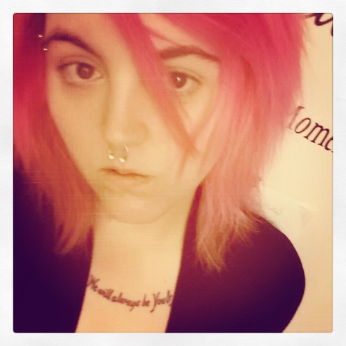 Bleedforlove's profile picture. I'm Your Manic Pixie Dream Girl