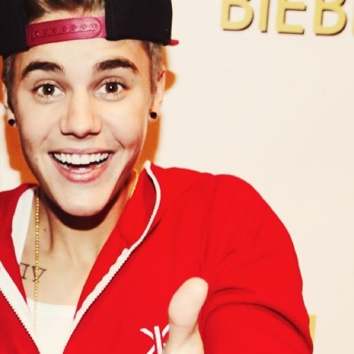 My heart beats for you. You're my whole world, my everything, my angel. I love you most @justinbieber. Always a belieber #alwayskidrauhl #SOMUCHLOVE