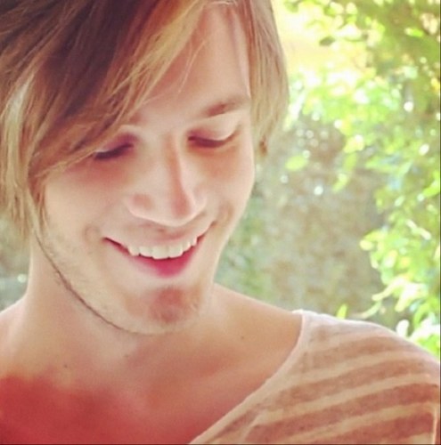 Pewdiepie1fan's profile picture. Im a big big fan of pewdiepie and youtubers