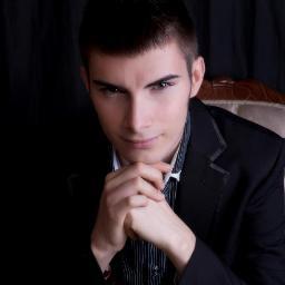 Bienvenidos al Twitter Oficial de Francisco Miralles. Gracias por seguirnos! TWITTER PERSONAL: @FranMiralles94