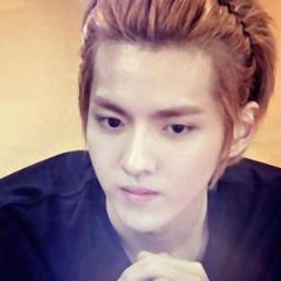 I'm Kris EXO-M. I wanna be with you. just bot not real #EXOrzFAM 29/04/2013